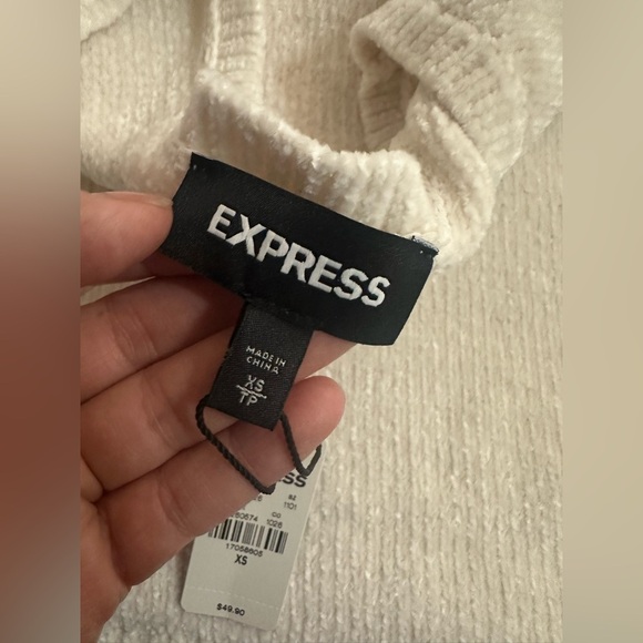 Express Cream Crew Neck Sweater with Long Sleeves size XS - Picture 5 of 9